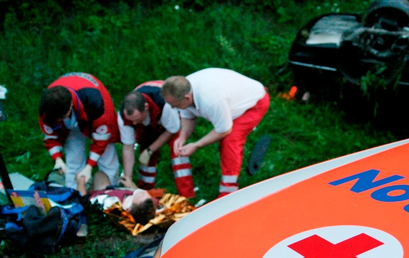 Victima unui accident rutier a zăcut 19 ore în şanţ