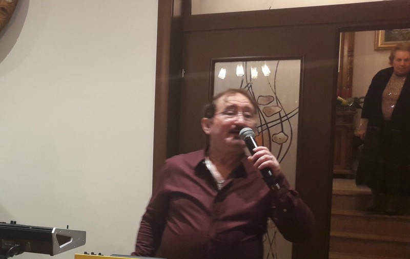 VIDEO EXCLUSIV/ Cornel Palade s-a reprofilat! Cântă folclor și muzică de petrecere