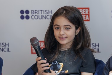 Alexia ne-a spus că și-ar dori foarte mult ca la școală să existe mai multe calculatoare. Foto: Vlad Chirea