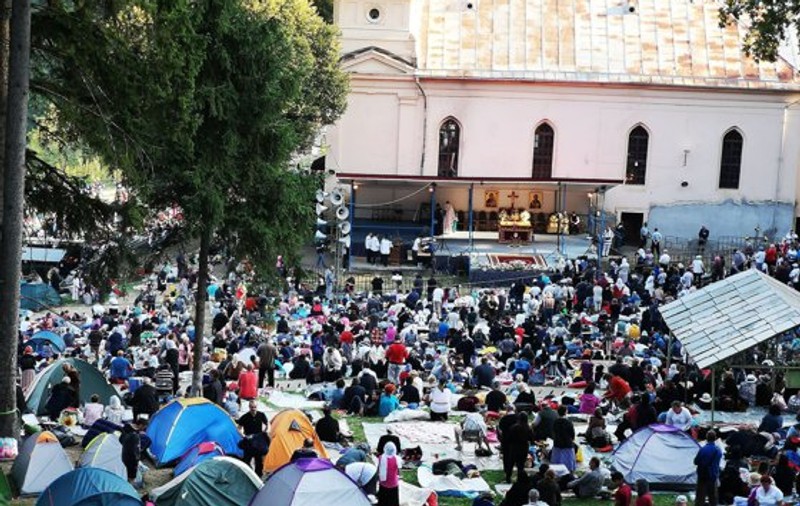 75.000 de oameni la pelerinajul de la Mânăstirea Nicula. Slujba va fi oficiată de mitropoliţii de Cluj şi de Rwanda
