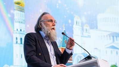 Aleksandr Dughin ține un discurs la un forum organizat la Moscova Foto: Profimedia