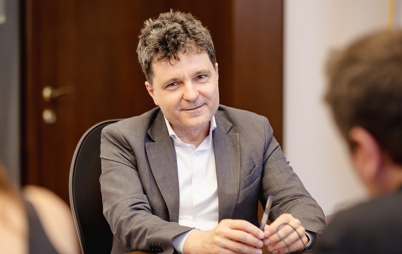 Nicuşor Dan, cuvinte obscene într-un banc, la Digi24. Moderatorul i-a atras atenţia pentru limbajul folosit