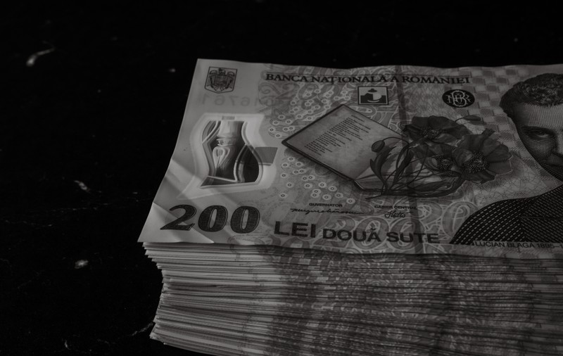 Guvernul, Parlamentul și primăriile, percepute drept cele mai corupte instituții din România | Studiu