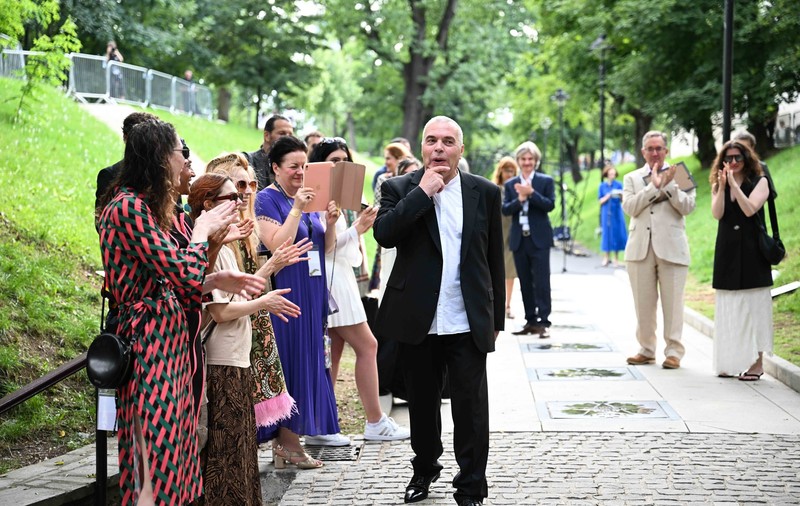 Constantin Chiriac, directorul Festivalului Internațional de Teatru de la Sibiu, dus cu ambulanța la spital. Ce s-a întâmplat