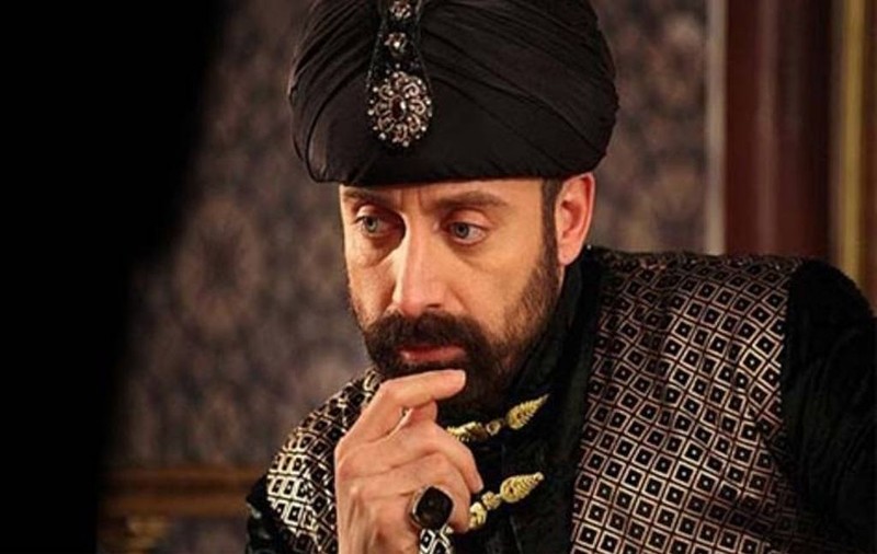 Halit Ergenc, sultanul din «Suleyman Magnificul», la un pas de moarte