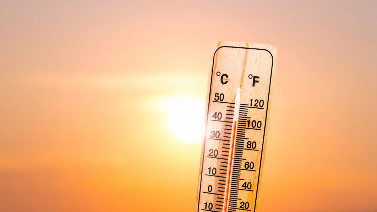 Un termometru care indică 40 de grade Celsius.
