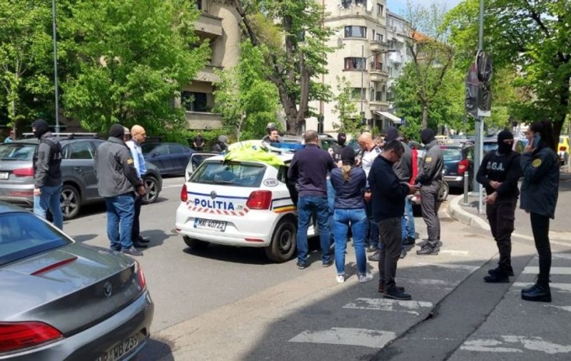 Cei doi polițiști de la Rutieră prinși luând mită pe Calea Dorobanți, în București, plasați în arest la domiciliu