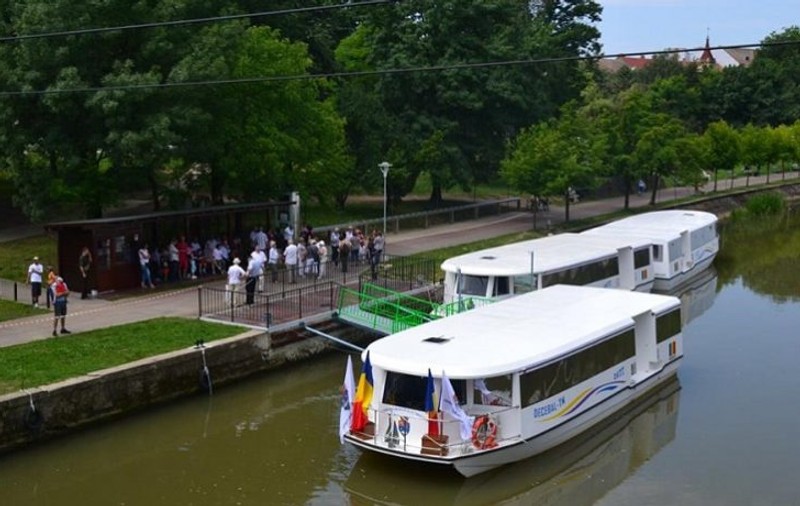 Transportul public şi de agrement pe Canalul Bega se reia de sâmbătă. Află în ce condiții