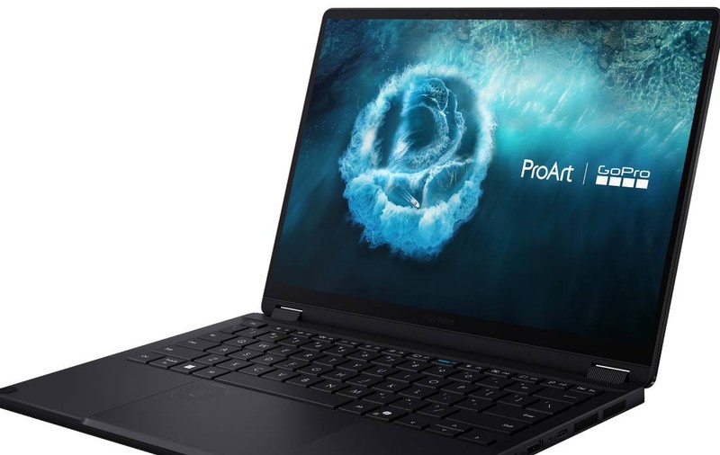 ASUS lansează în România un laptop de editare foto în colaborare cu GoPro, care vine la pachet cu 128 GB RAM, în plină criză de memorii