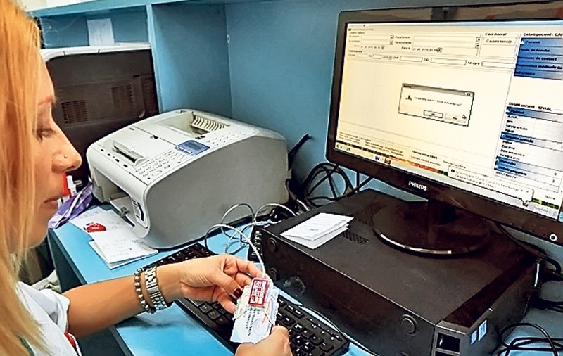 Regimul de raportare şi validare a serviciilor medicale se va relaxa atunci când cardul de sănătate nu funcționează