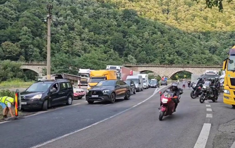 Grindeanu anunță că circulația pe Valea Oltului se reia pe 9 august: Lucrările sunt în grafic, au ajuns la 40%