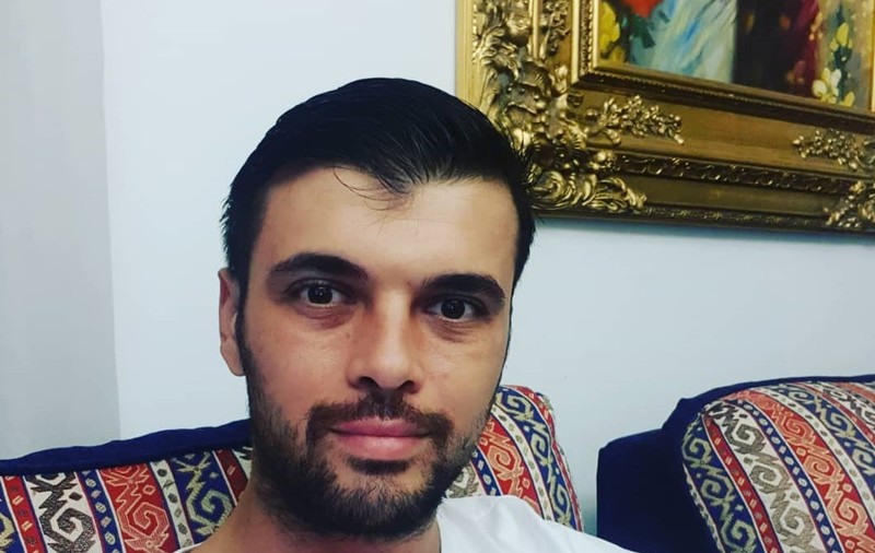 Marius Elisei, primele declarații după ce a divorțat de Oana Roman. Cei doi au semnat astăzi actele la notar. „Sunt bine. E o zi cu soare”