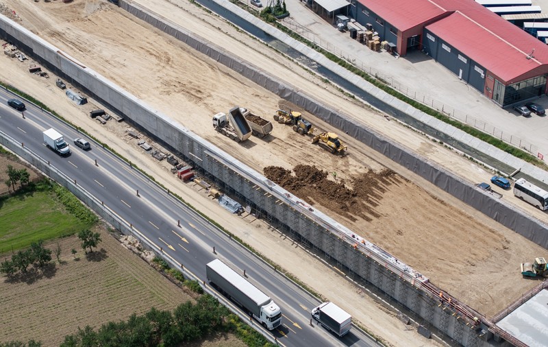 Câți kilometri vor fi dați în circulație din autostrada A1 Sibiu-Pitești până la 1 decembrie. Anunțul lui Sorin Grindeanu