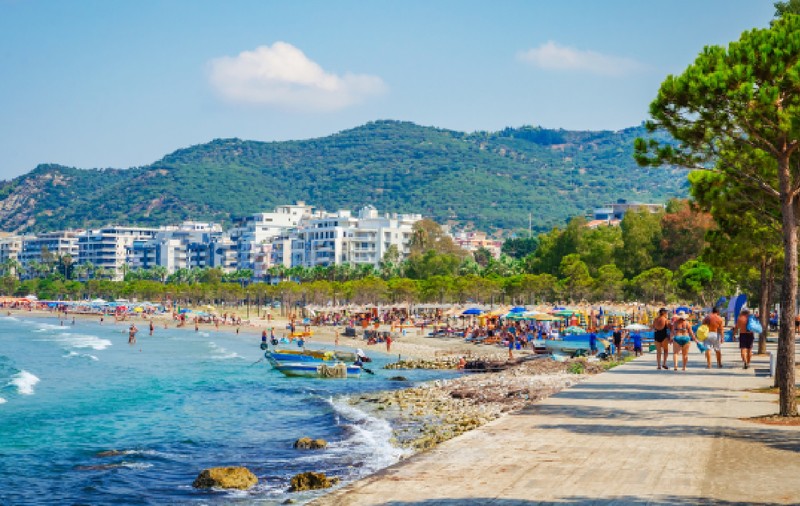 O familie de români a mers la mare în „noua Grecie” și toți au făcut gastroenterocolită: „Am zis că suntem noi fițoși”