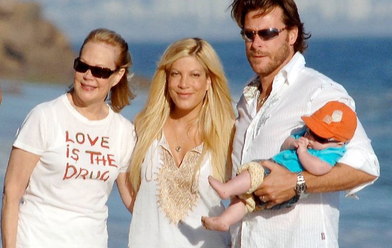 Tori Spelling s-a împăcat cu mama sa în spital