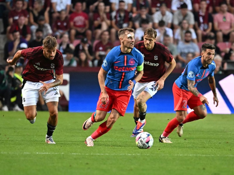 Matěj Ryneš, Darius Dumitru Olaru, Asger Sørensen si Alexandru Mihail Baluță in meciul dintre Sparta Praga si FCSB, contand pentru Preliminariile Ligii Campionilor, desfasurat pe Stadionul Letna din Praga, marti 6 august 2024. © FOTO:Razvan Pasarica/SPORT PICTURES