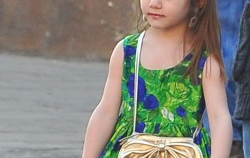 Suri Cruise, pe primul loc în topul celor mai bine îmbrăcaţi copii de vedete