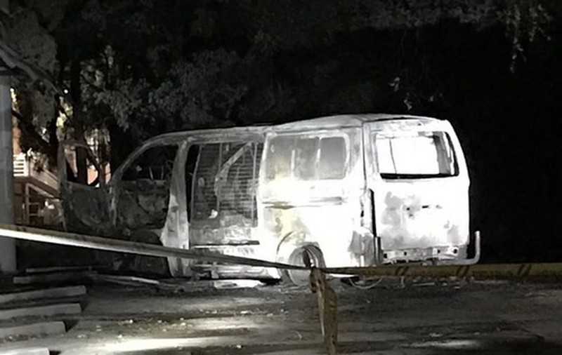 O camionetă în flăcări a lovit în viteză sediul unei organizații creștine din Australia