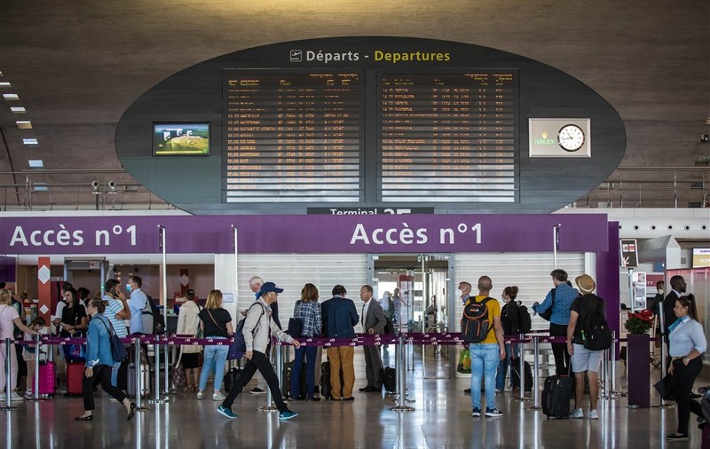 Atenţionare de călătorie pentru Franţa: Zboruri anulate sau întârziate pe două aeroporturi din cauza vremii