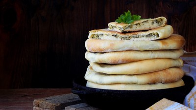 Gozmele - rețete plăcintă turcească. Cum se prepară și cu ce umpluturi