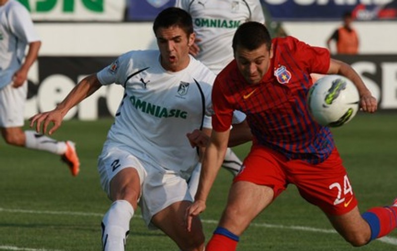 Foto | Steaua n-a reuşit să o bată pe codaşa Sportul Studenţesc, spre disperarea patronului Gigi Becali: Hahalerelor!