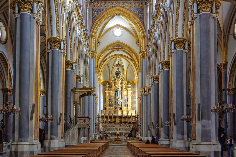 San Domenico Maggiore - obiective turistice din Napoli