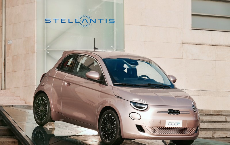 Stellantis a dat afară 10.000 de angajați în Italia în ultimii patru ani, iar producția s-a înjumătățit față de 2004
