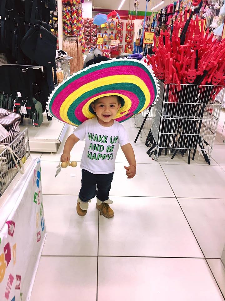 Băiețelul Andreei Mantea a făcut spectacol într-un centru comercial