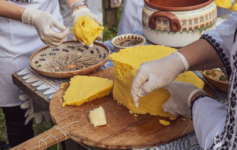 Istoria gastronomică a României. Rețete pierdute pe vecie. Chef Paul Siserman (Cluj): Singurul produs autentic românesc e coliva