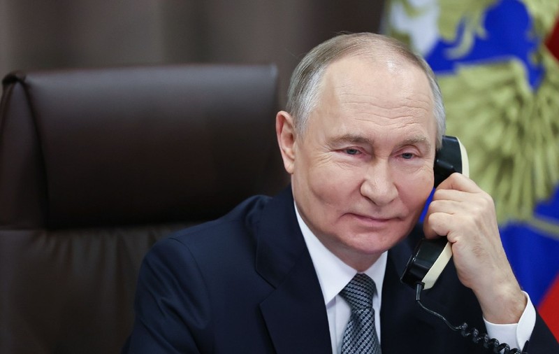 Ce i-a spus Vladimir Putin la telefon președintelui chinez Xi Jinping, pe care l-a sunat luni: „China este bucuroasă”