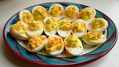 oua umplute cu pate de ficat