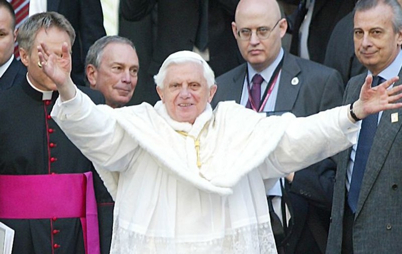 Papa is now online pentru tineri