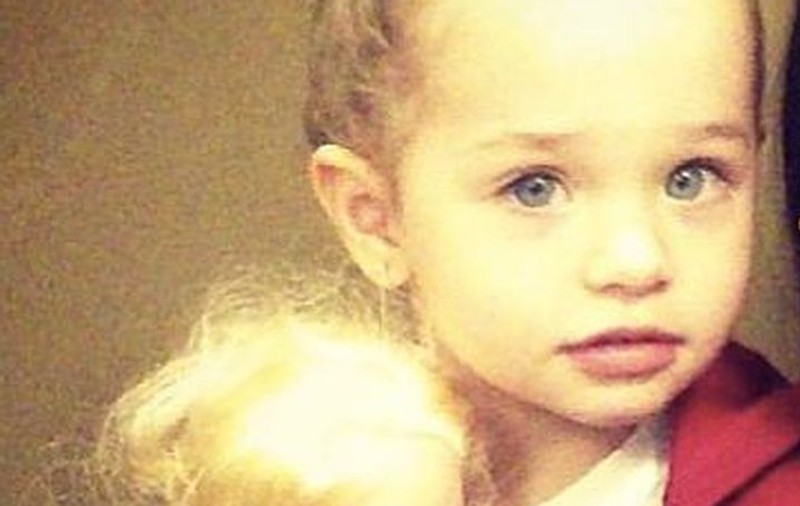 MAYA, fetiţa ANTONIEI, ADEVĂRATA PĂPUŞĂ VIE! IMAGINEA care a stârnit MILA FANILOR: "Păcat că nu te ÎNGRIJEŞTI DE EA!"
