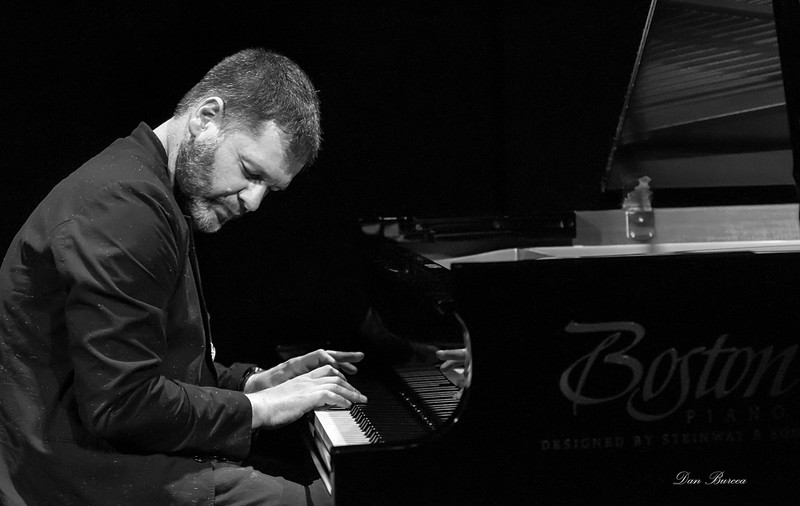 Lucian Ban, pianistul româno-american de jazz, susține o serie de concerte în România alături de invitați renumiți la nivel internațional
