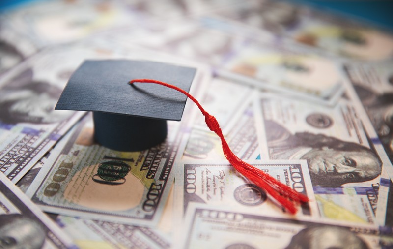 Cât costă să fii student în România? Coșul minim al austerității: puțin peste 2.000 de lei