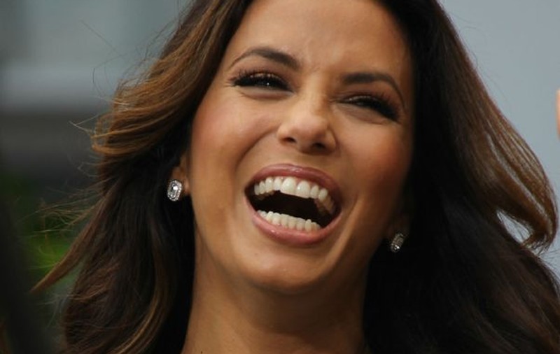 Eva Longoria e din nou singură şi neliniştită