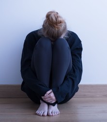 Creșterea numărului de sinucideri la nivel global, care plasează suicidual pe poziția a doua în categoria cauzelor de deces în rândul persoanelor cu vârste între 15 şi 29 ani, a readus în atenție necesitatea luptei împotriva acestui fenomen. Psihiatrii avertizează că tentativa de suicidul este un strigăt de ajutor și ”o încercare de a rezolva o suferință prea mare pentru a mai putea fi suportată”.