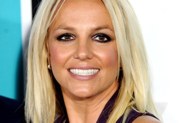 Britney Spears i-a luat cadou de nuntă fostului ei iubit, Justin Timberlake! Vezi pe cea a dat 10.000 de lire sterline!