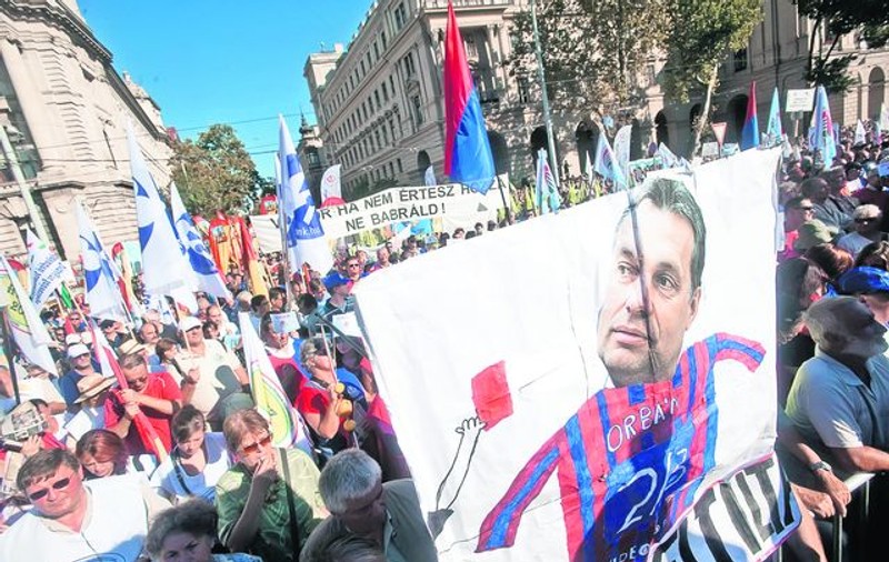 Premierul Viktor Orban a desfiinţat, printr-o lege care se aplică retroactiv, ieşirea anticipată din câmpul muncii