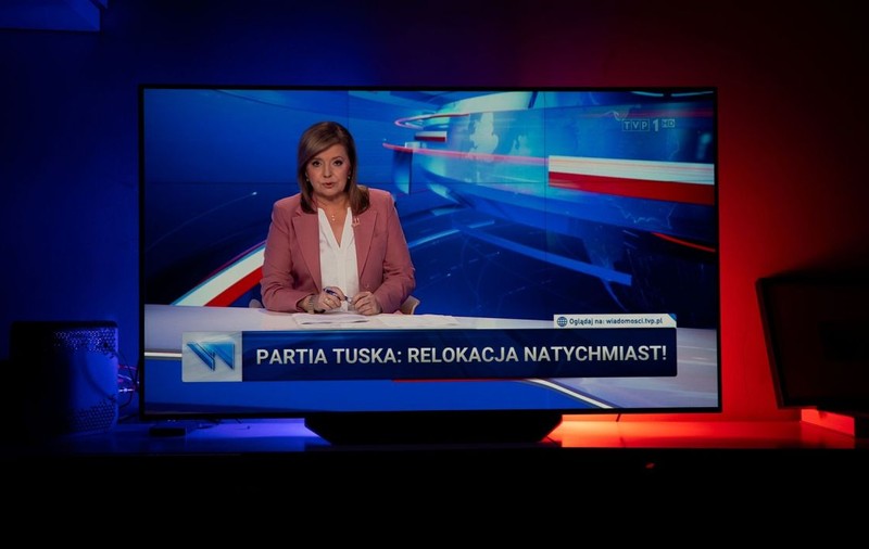 „Am făcut propagandă mai rău decât în comunism”, admite o vedetă a televiziunii publice poloneze, după ce guvernul a pierdut majoritatea