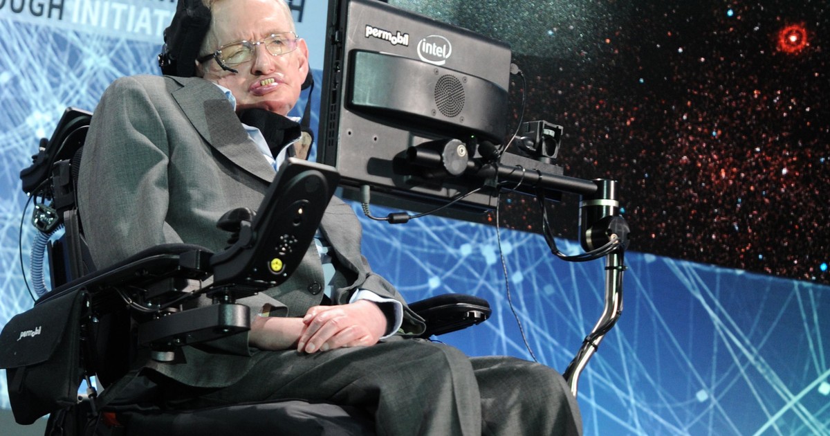 A fost lansată ultima carte a lui Stephen Hawking. Stephen Hawking, în celebrul său scaun cu rotile