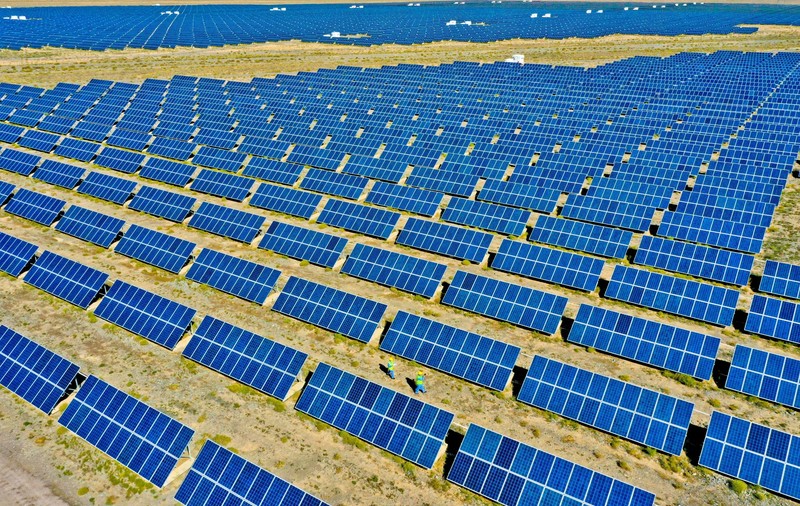 În România se va construi cel mai mare parc fotovoltaic din Europa. Va alimenta 370.000 de locuințe