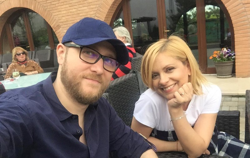 Prima fotografie cu fetița Simonei Gherghe în care i se vede chipul. A prezentat-o lumii pe Ana Georgia