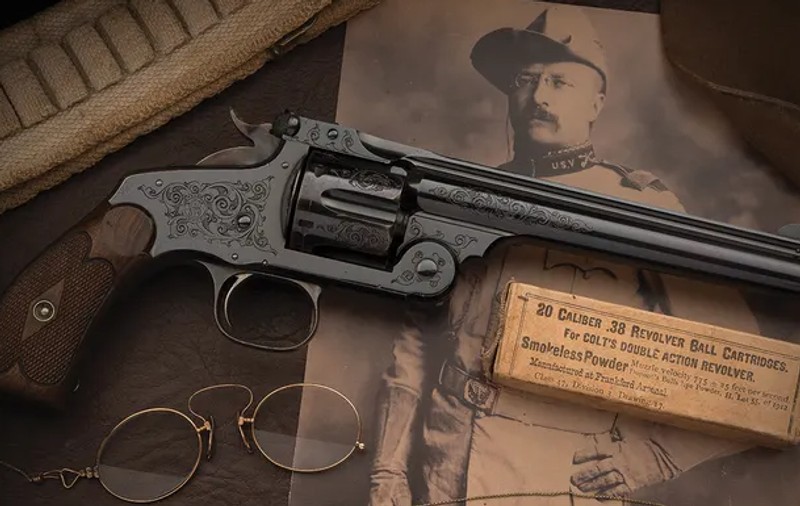 Un revolver vechi de 125 de ani, aparținând fostului președinte american Theodore Roosevelt, s-a vândut la licitație. Suma obținută