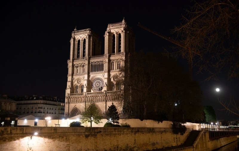 Cum arată Catedrala Notre-Dame, la un an de la incendiul devastator. O mică slujbă va fi ținută în Vinerea Mare a catolicilor
