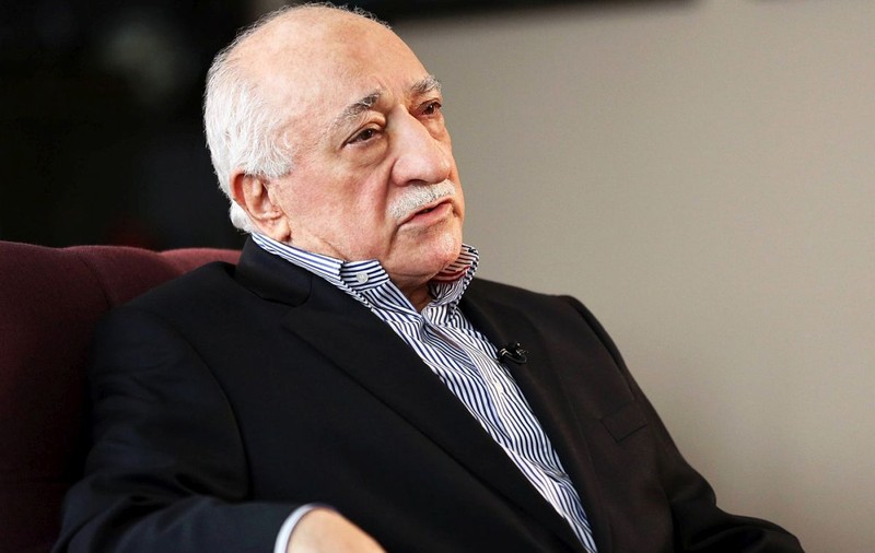 Clericul Fethullah Gulen, principalul adversar al lui Erdogan, a murit în SUA, în exil