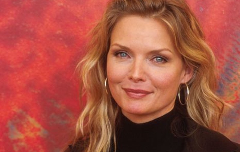 Michelle Pfeiffer crede că ar fi timpul să recurgă la chirurgia estetică
