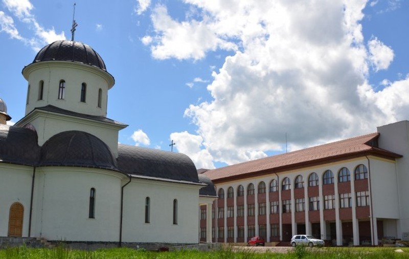 Început de an școlar amânat la Seminarul Ortodox din Alba Iulia. Doi profesori, confirmați cu COVID-19