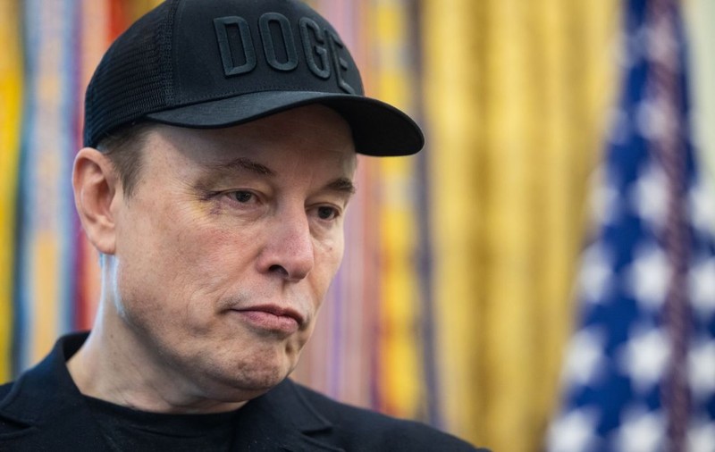 Elon Musk a mers cu ochiul vânăt la Casa Albă: „Hai, dă-mi un pumn în față”| VIDEO