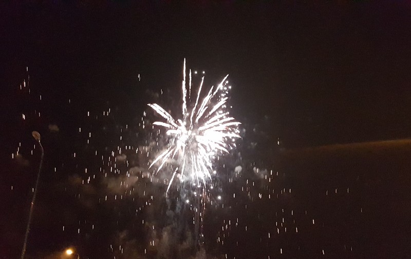 Revelionul pe rit vechi, sărbătorit de sute de oameni la Arad și la Galați GALERIE FOTO